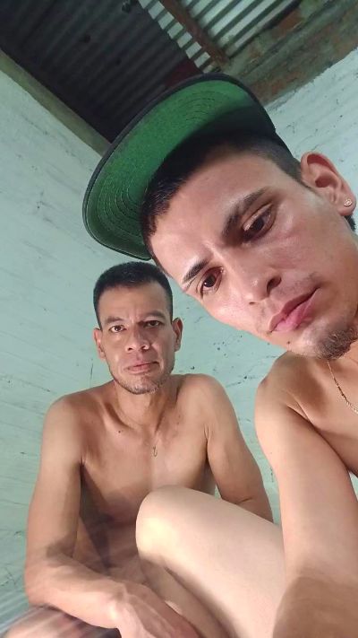 2kingsXux live from United States