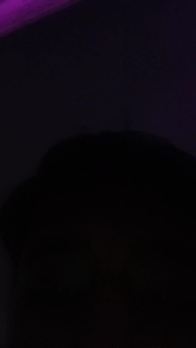 Bobbi_Big_G live from United States