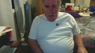 Hairypapi60 live from Canada