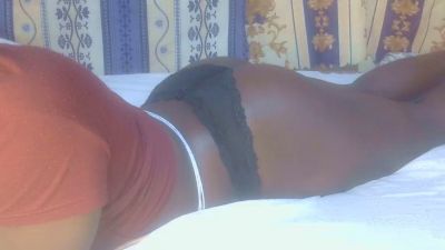Juicyass_02 live from Kenya