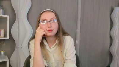LeighannViereck live from France