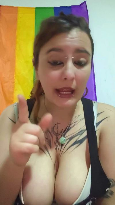Maggie_d0ll live from Argentina