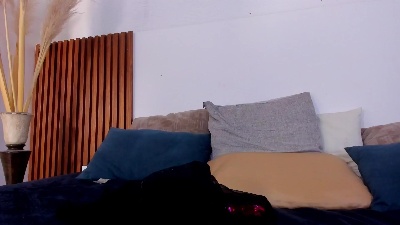 Mirianna_ live from Colombia