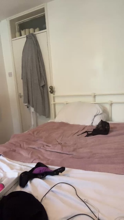 NawtySexbomb live from United Kingdom