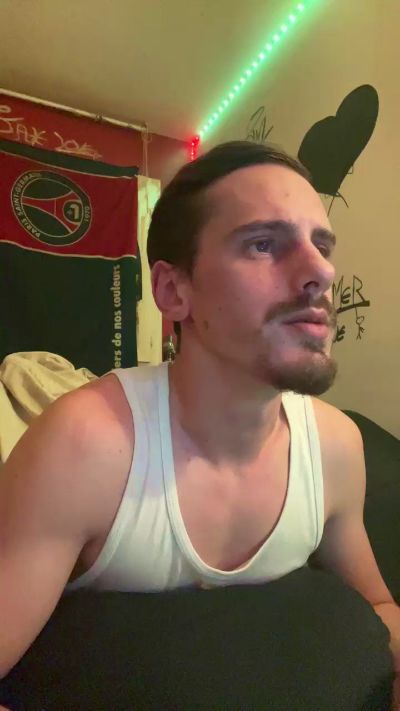Theo95_ live from France