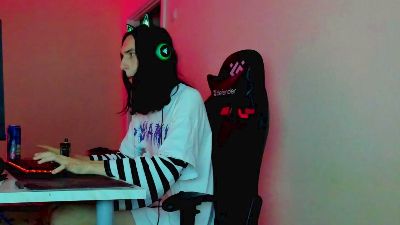 Young_nymph live from United States
