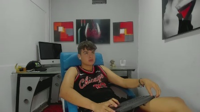 liam_person_ live from Colombia